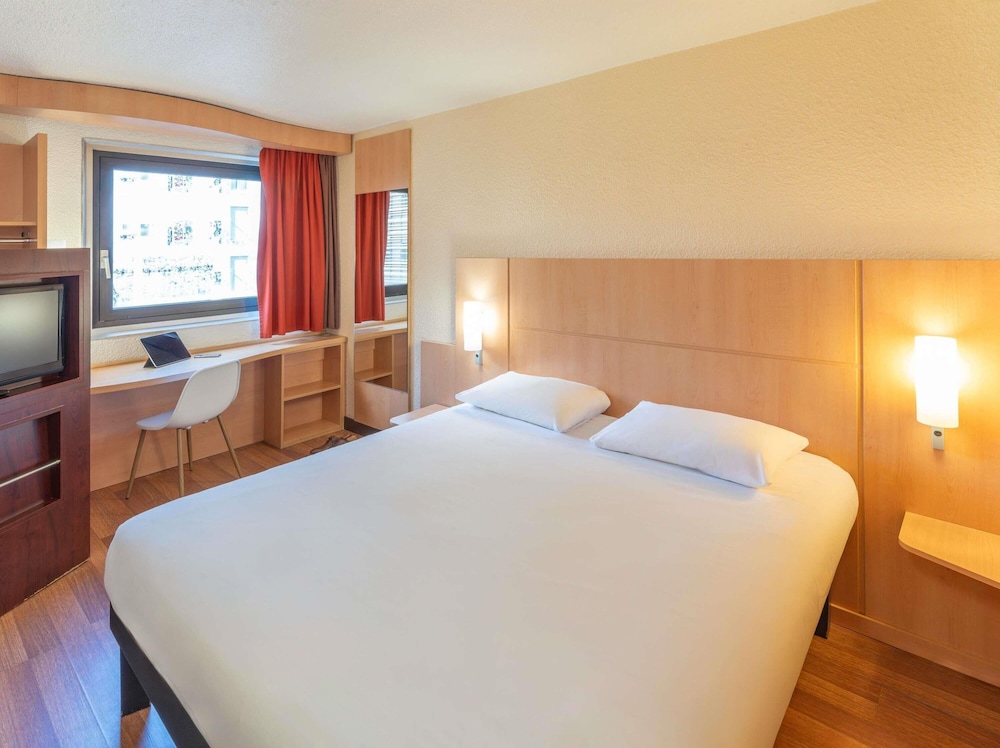 ibis Paris 17 Clichy-Batignolles — Hotel rooms in Paris, Ile-de-France