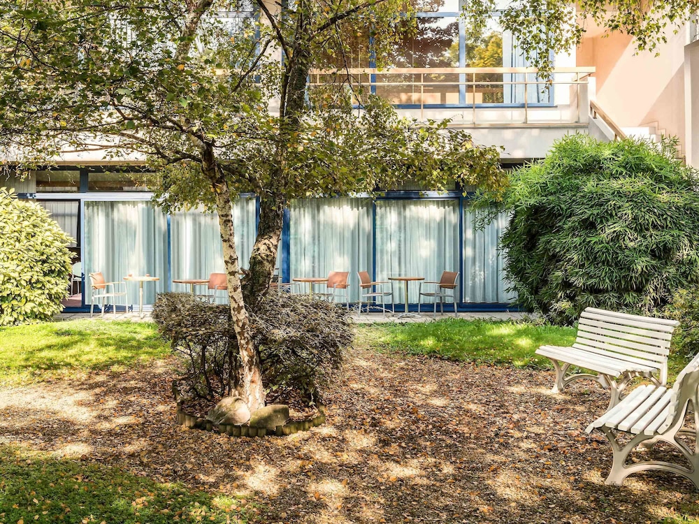 ibis Paris 17 Clichy-Batignolles — Hotel building in Paris, Ile-de-France