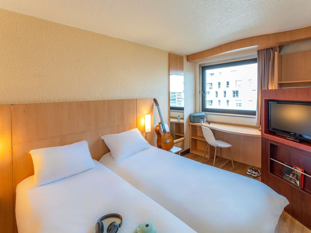 ibis Paris 17 Clichy-Batignolles — Hotel rooms in Paris, Ile-de-France