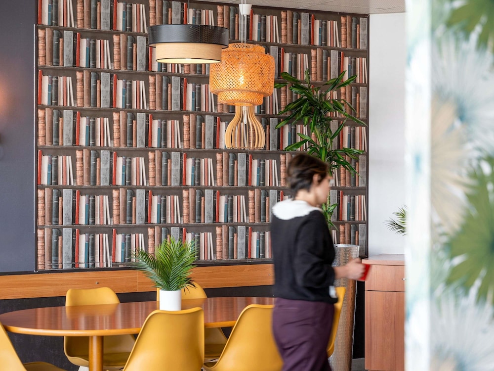 ibis Paris 17 Clichy-Batignolles — Restaurant & bars in Paris, Ile-de-France
