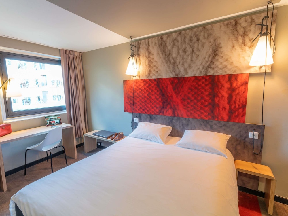 ibis Paris 17 Clichy-Batignolles — Hotel rooms in Paris, Ile-de-France