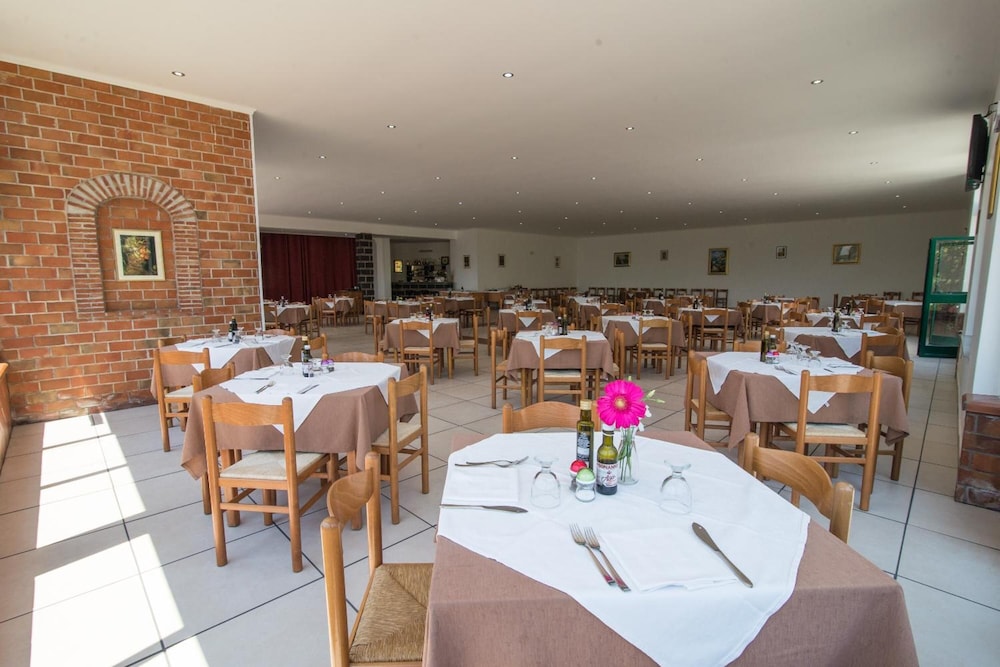 Villaggio Alkantara — Restaurant & bars in Giardini Naxos, Sicily