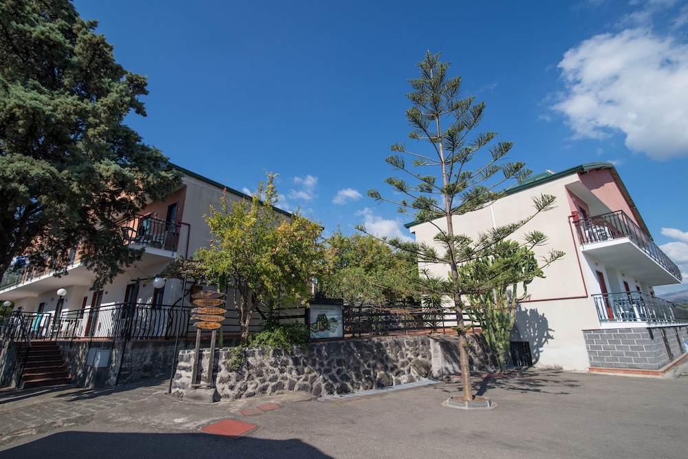 Villaggio Alkantara — Hotel building in Giardini Naxos, Sicily