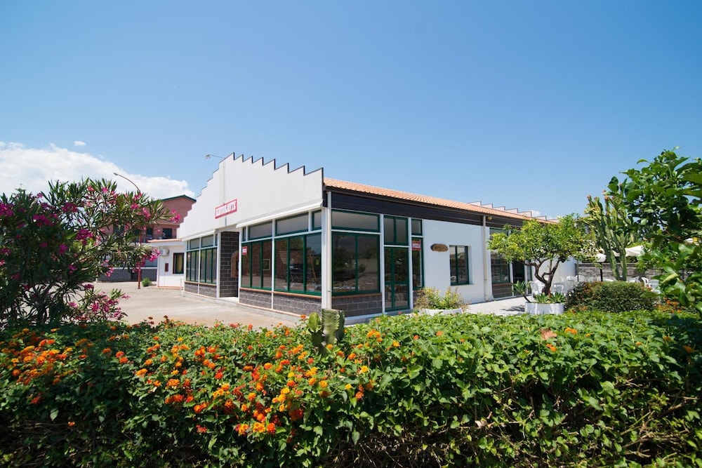 Villaggio Alkantara — Hotel building in Giardini Naxos, Sicily