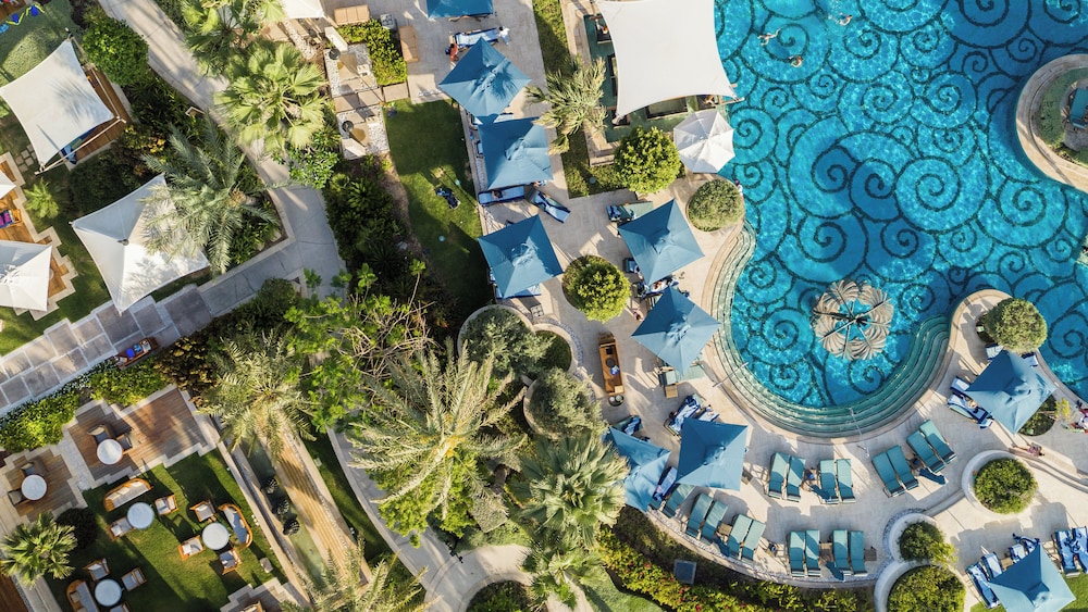 Jumeirah Al Naseem Dubai — Swimming pool in Dubai