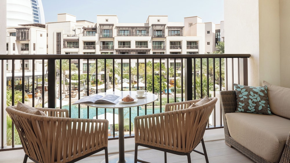 Jumeirah Al Naseem Dubai — Hotel building in Dubai