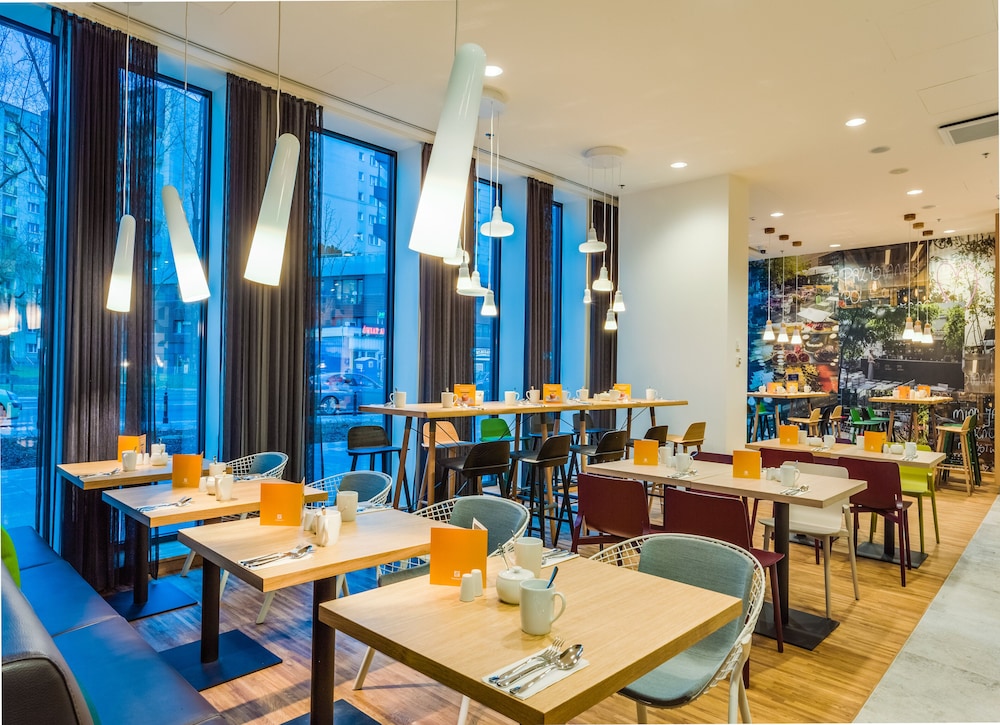 Holiday Inn Warsaw City Centre by IHG — Restaurant & bars in Warsaw, Masovian
