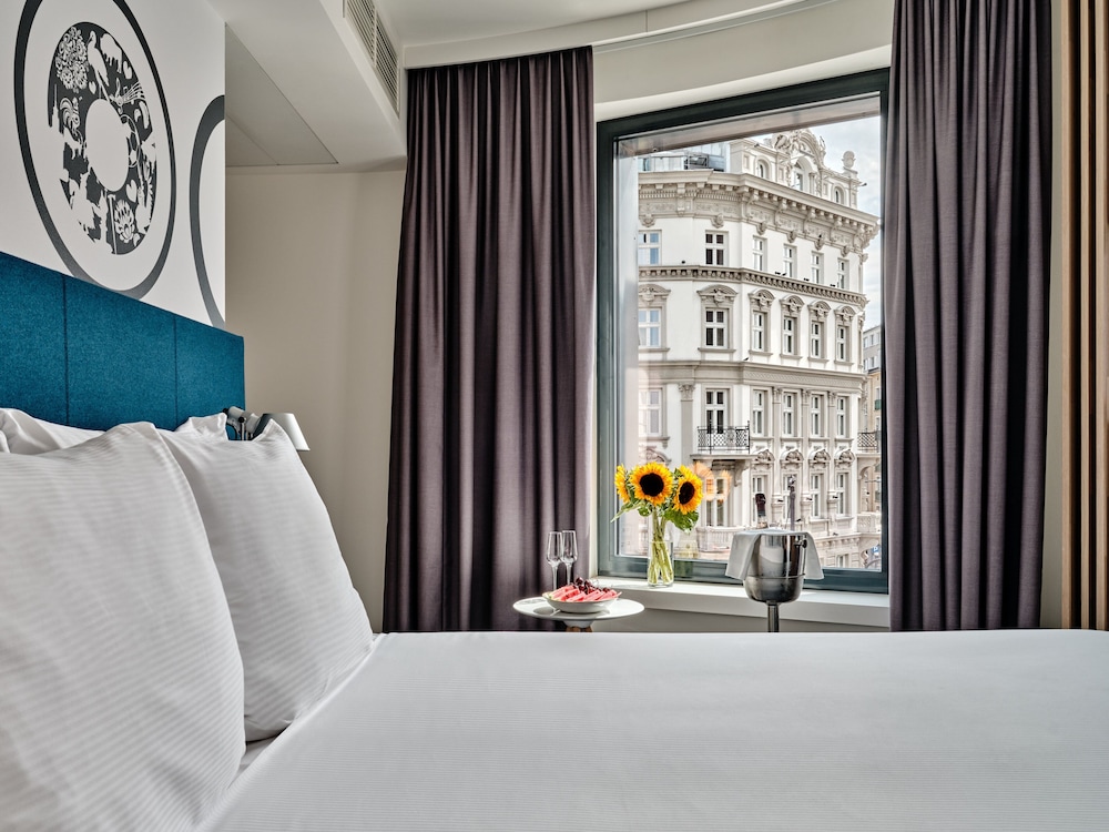 Holiday Inn Warsaw City Centre by IHG — Hotel rooms in Warsaw, Masovian