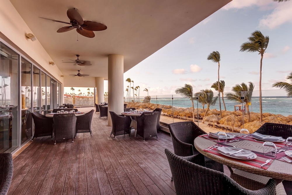 Royalton Bavaro, An Autograph Collection All-Inclusive Resort & Casino — Restaurant & bars in Bavaro, La Altagracia