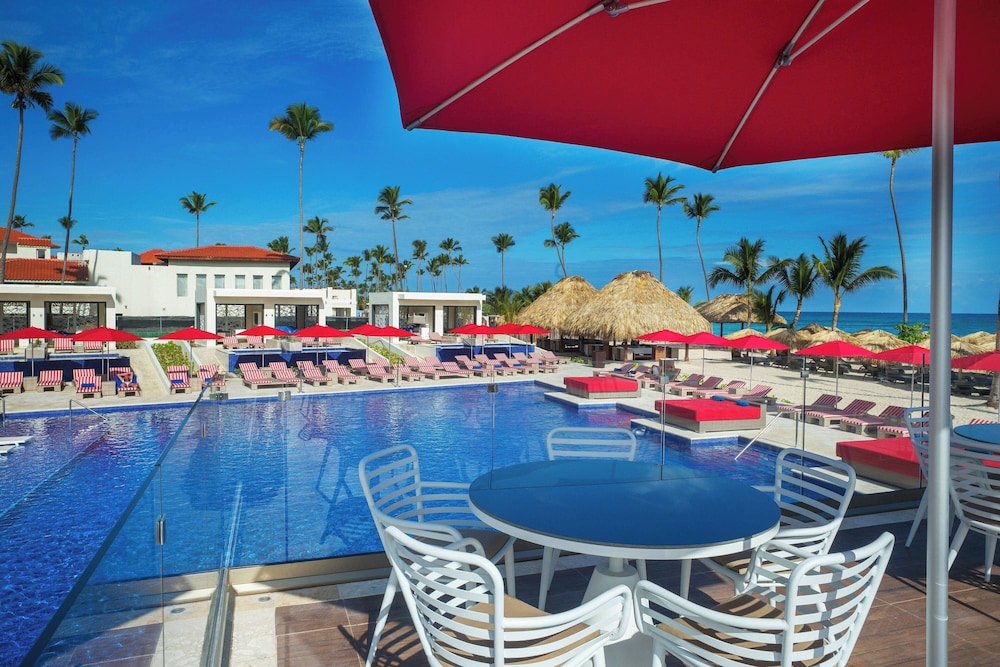 Royalton Bavaro, An Autograph Collection All-Inclusive Resort & Casino — Swimming pool in Bavaro, La Altagracia