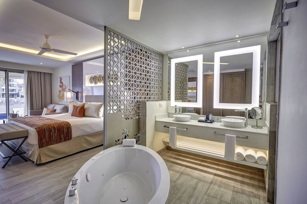 Royalton Bavaro, An Autograph Collection All-Inclusive Resort & Casino — Hotel rooms in Bavaro, La Altagracia