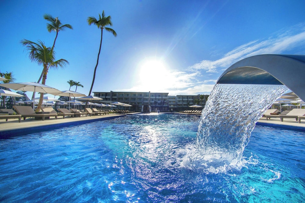 Royalton Bavaro, An Autograph Collection All-Inclusive Resort & Casino — Swimming pool in Bavaro, La Altagracia