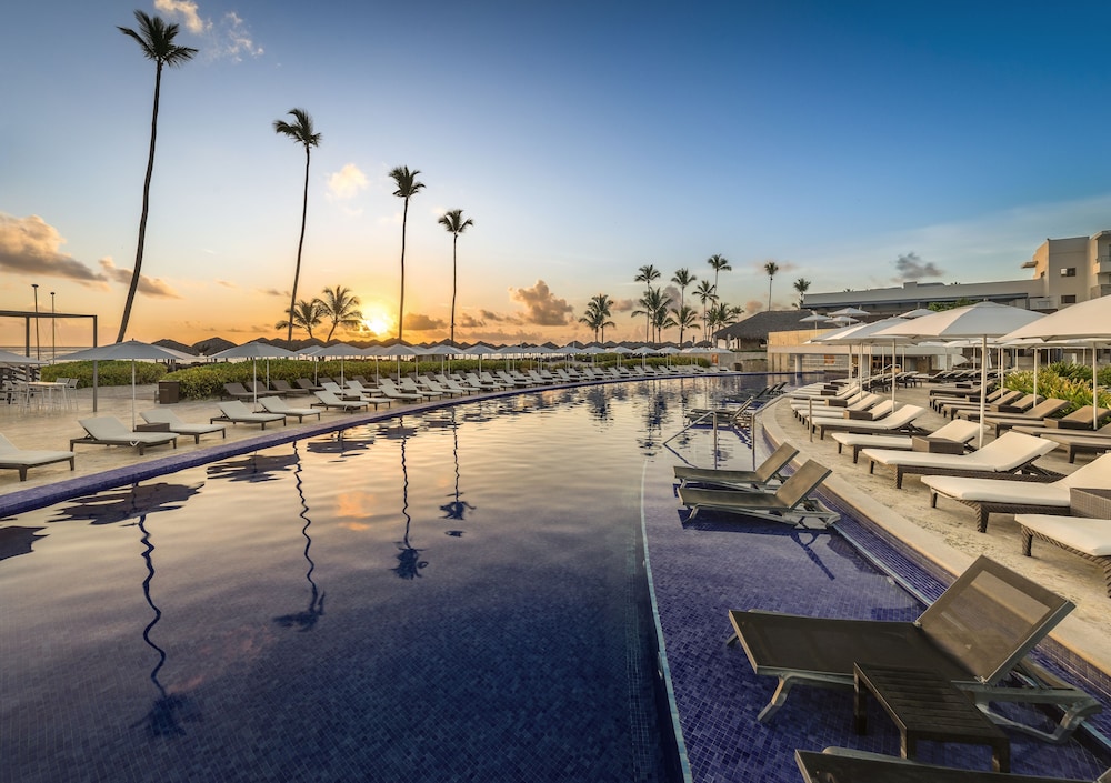 Royalton Bavaro, An Autograph Collection All-Inclusive Resort & Casino — Swimming pool in Bavaro, La Altagracia