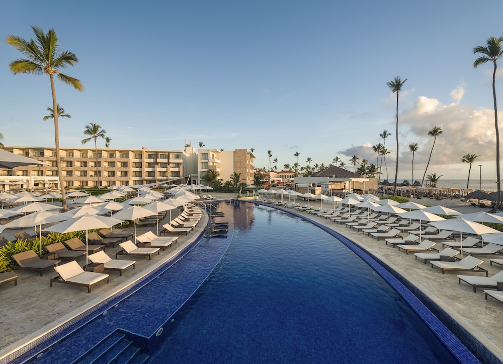 Royalton Bavaro, An Autograph Collection All-Inclusive Resort & Casino — Swimming pool in Bavaro, La Altagracia