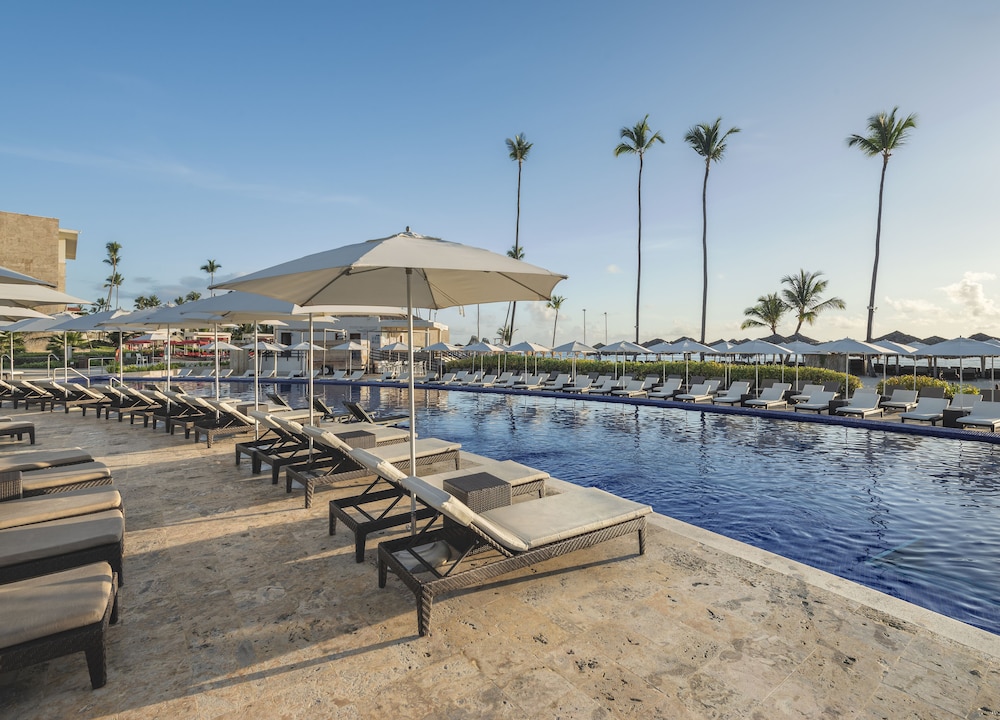 Royalton Bavaro, An Autograph Collection All-Inclusive Resort & Casino — Swimming pool in Bavaro, La Altagracia