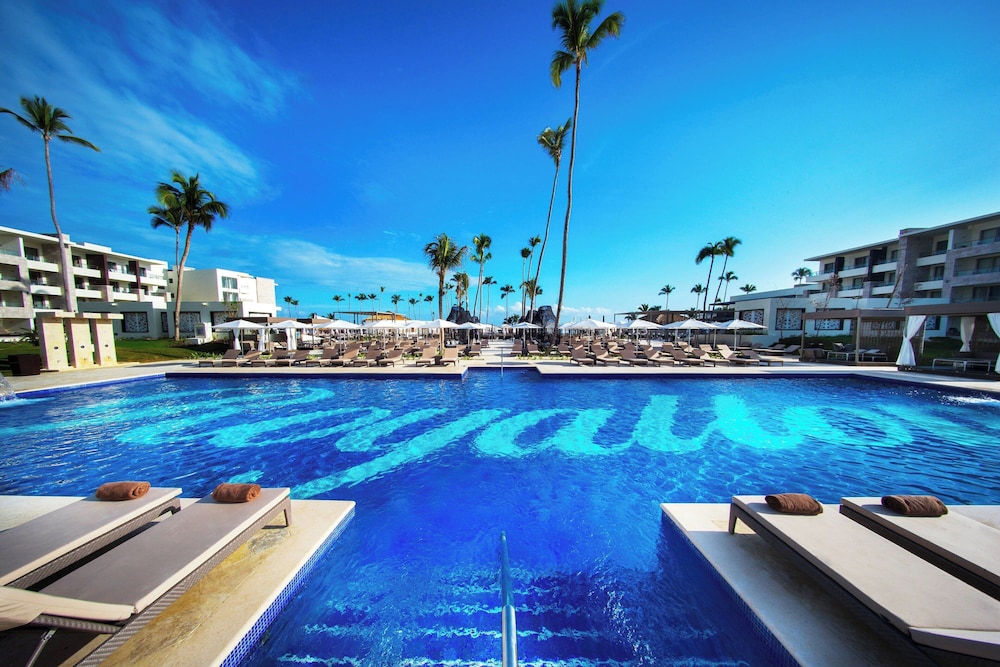 Royalton Bavaro, An Autograph Collection All-Inclusive Resort & Casino — Swimming pool in Bavaro, La Altagracia