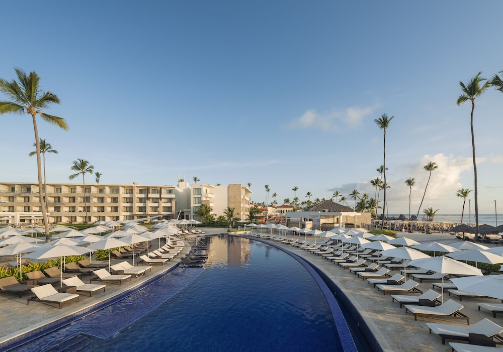 Royalton Bavaro, An Autograph Collection All-Inclusive Resort & Casino — Swimming pool in Bavaro, La Altagracia