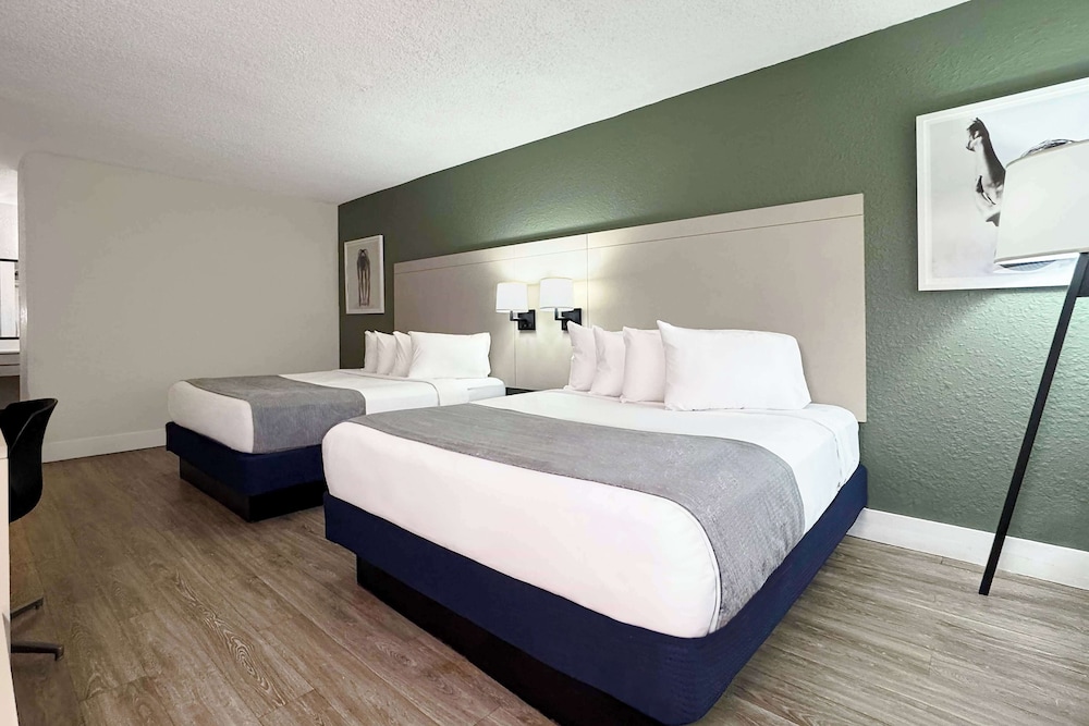 Wyndham I-Drive Avanti Resort & Conference Center — Hotel rooms in Orlando, Florida