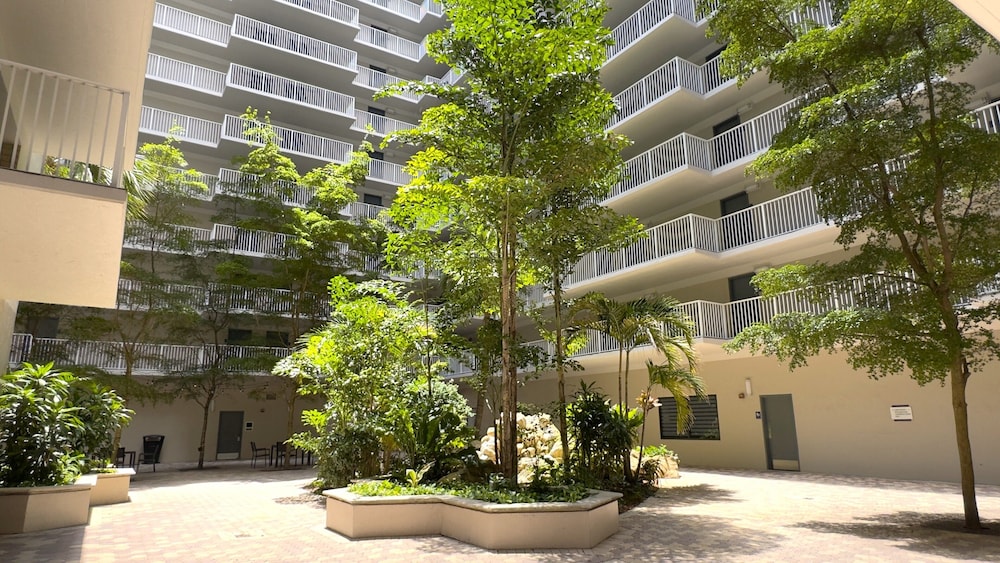 Wyndham I-Drive Avanti Resort & Conference Center — Hotel building in Orlando, Florida