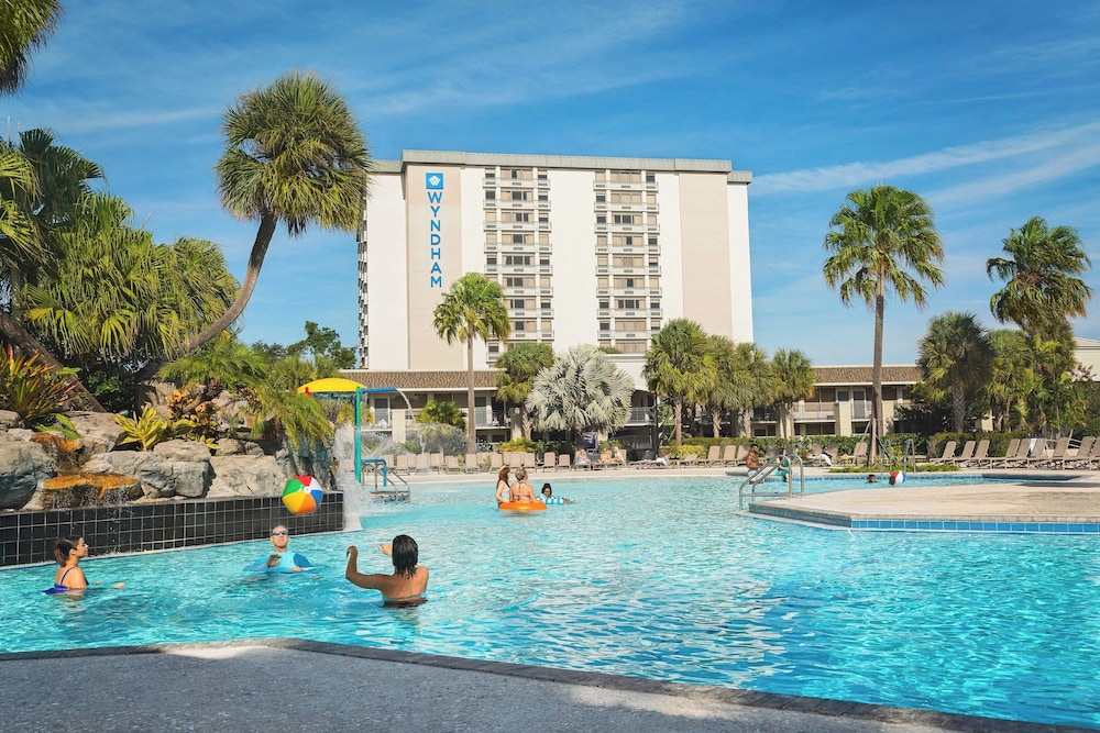 Wyndham I-Drive Avanti Resort & Conference Center — Swimming pool in Orlando, Florida