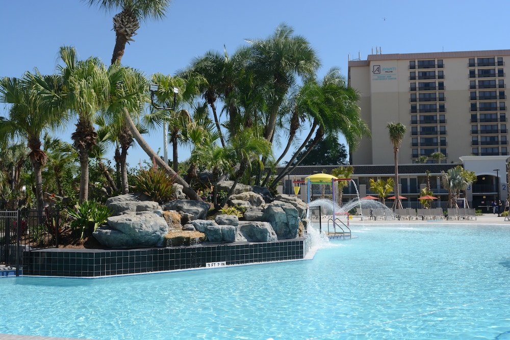 Wyndham I-Drive Avanti Resort & Conference Center — Swimming pool in Orlando, Florida