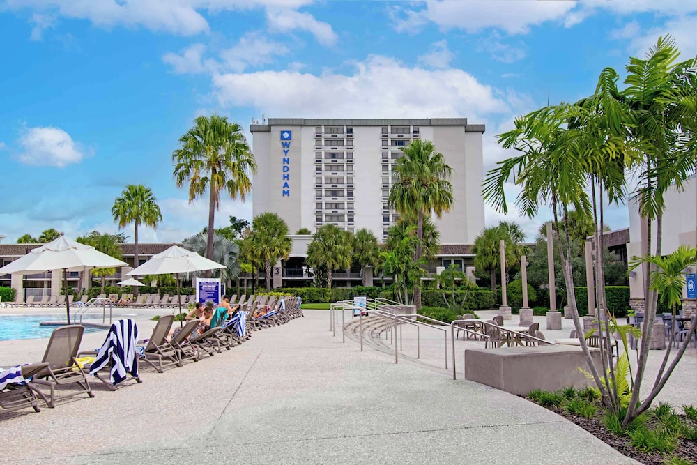 Wyndham I-Drive Avanti Resort & Conference Center — Hotel building in Orlando, Florida