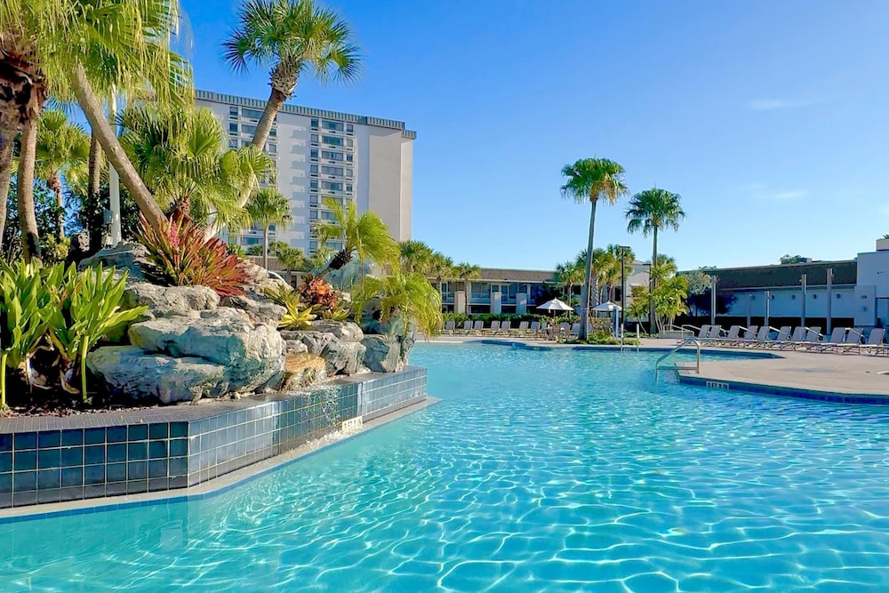 Wyndham I-Drive Avanti Resort & Conference Center — Swimming pool in Orlando, Florida