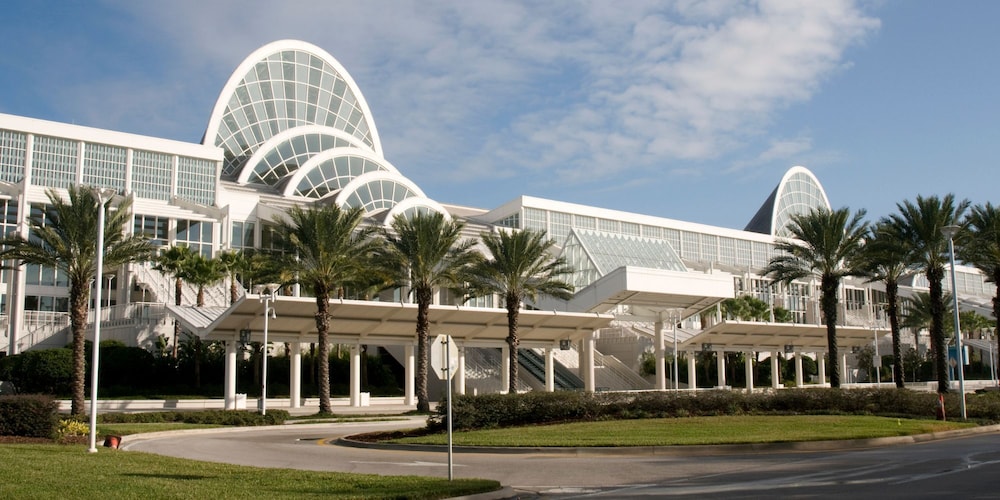 Wyndham I-Drive Avanti Resort & Conference Center — Hotel building in Orlando, Florida