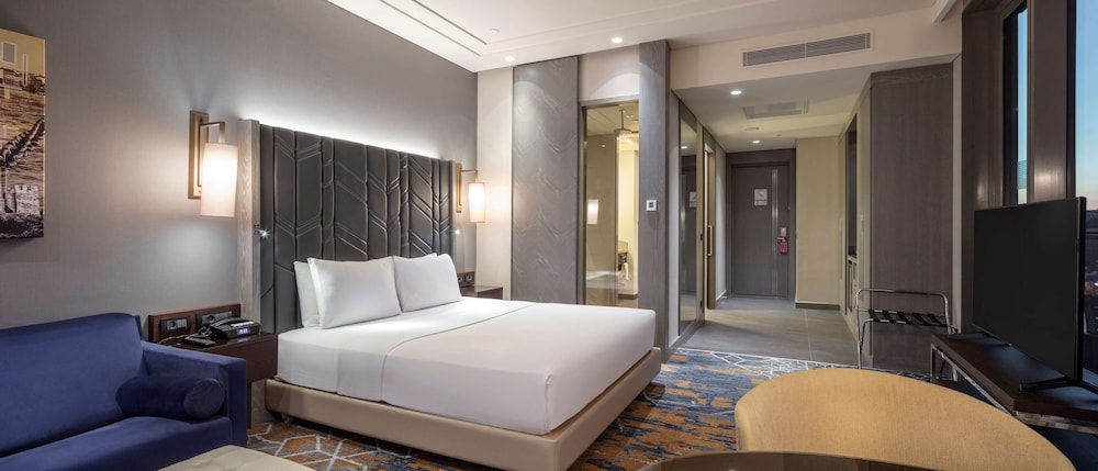 Hilton Istanbul Bakirkoy — Hotel rooms in Istanbul, Istanbul