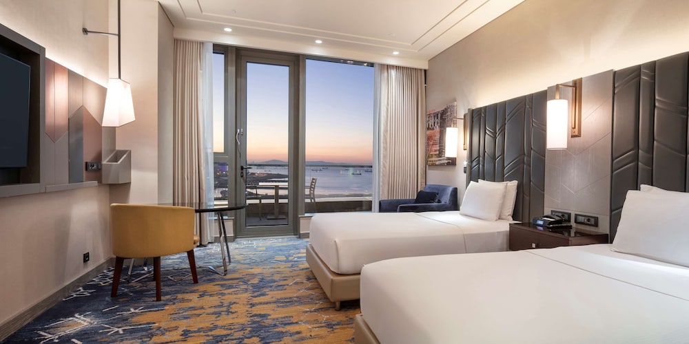 Hilton Istanbul Bakirkoy — Hotel rooms in Istanbul, Istanbul