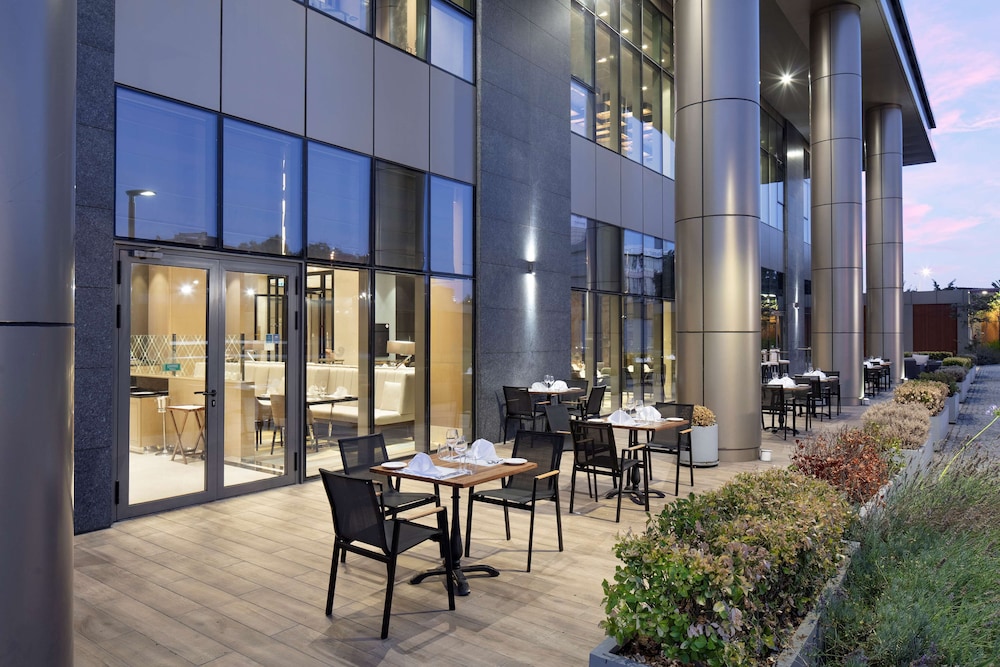 Hilton Istanbul Bakirkoy — Restaurant & bars in Istanbul, Istanbul