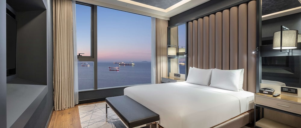 Hilton Istanbul Bakirkoy — Hotel rooms in Istanbul, Istanbul