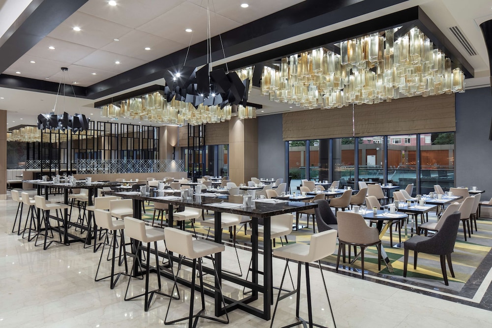 Hilton Istanbul Bakirkoy — Restaurant & bars in Istanbul, Istanbul