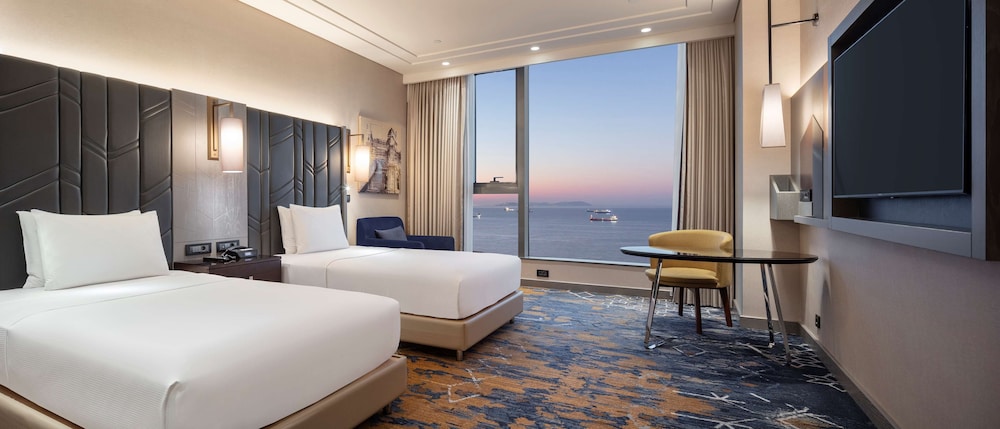 Hilton Istanbul Bakirkoy — Hotel rooms in Istanbul, Istanbul