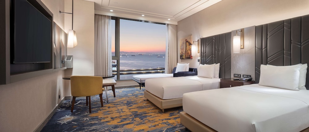Hilton Istanbul Bakirkoy — Hotel rooms in Istanbul, Istanbul