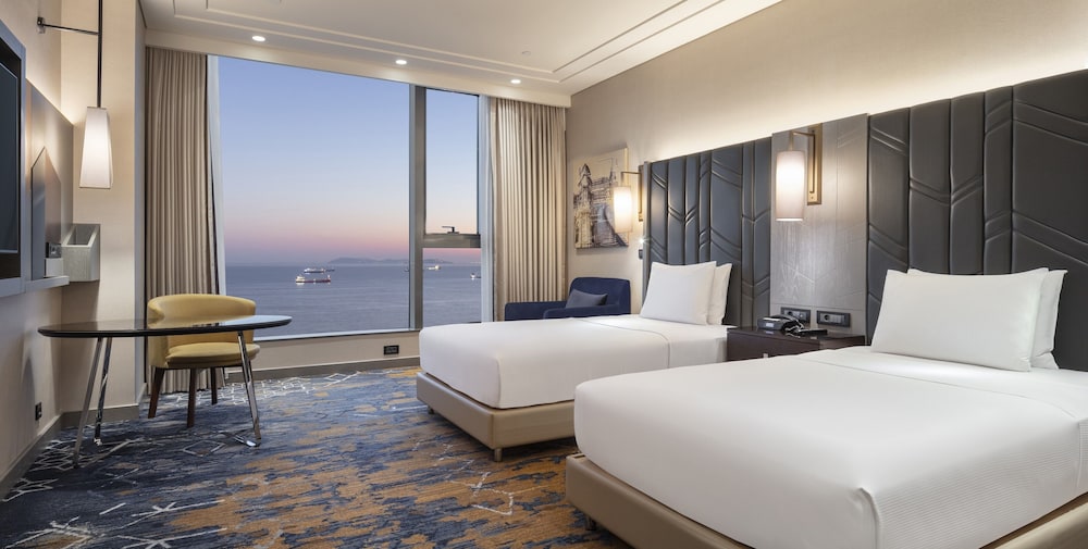 Hilton Istanbul Bakirkoy — Hotel rooms in Istanbul, Istanbul