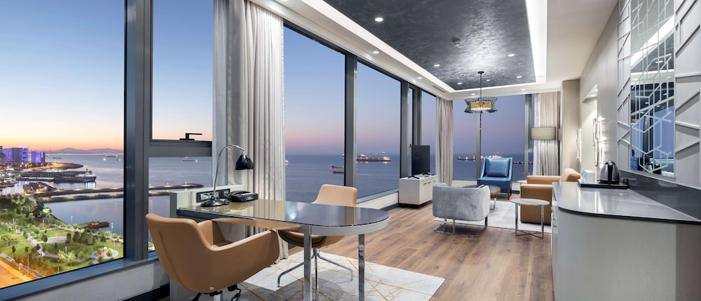 Hilton Istanbul Bakirkoy — Hotel rooms in Istanbul, Istanbul