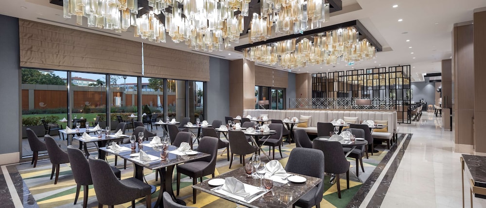 Hilton Istanbul Bakirkoy — Restaurant & bars in Istanbul, Istanbul
