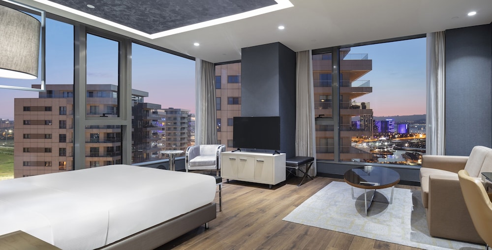 Hilton Istanbul Bakirkoy — Hotel rooms in Istanbul, Istanbul