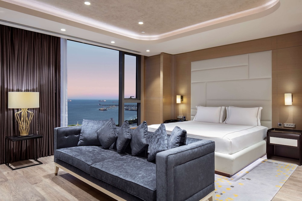 Hilton Istanbul Bakirkoy — Hotel rooms in Istanbul, Istanbul
