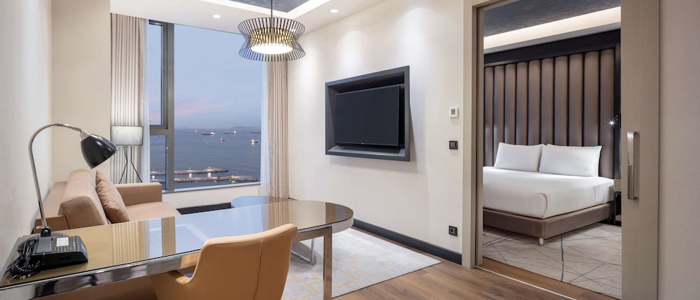 Hilton Istanbul Bakirkoy — Hotel rooms in Istanbul, Istanbul