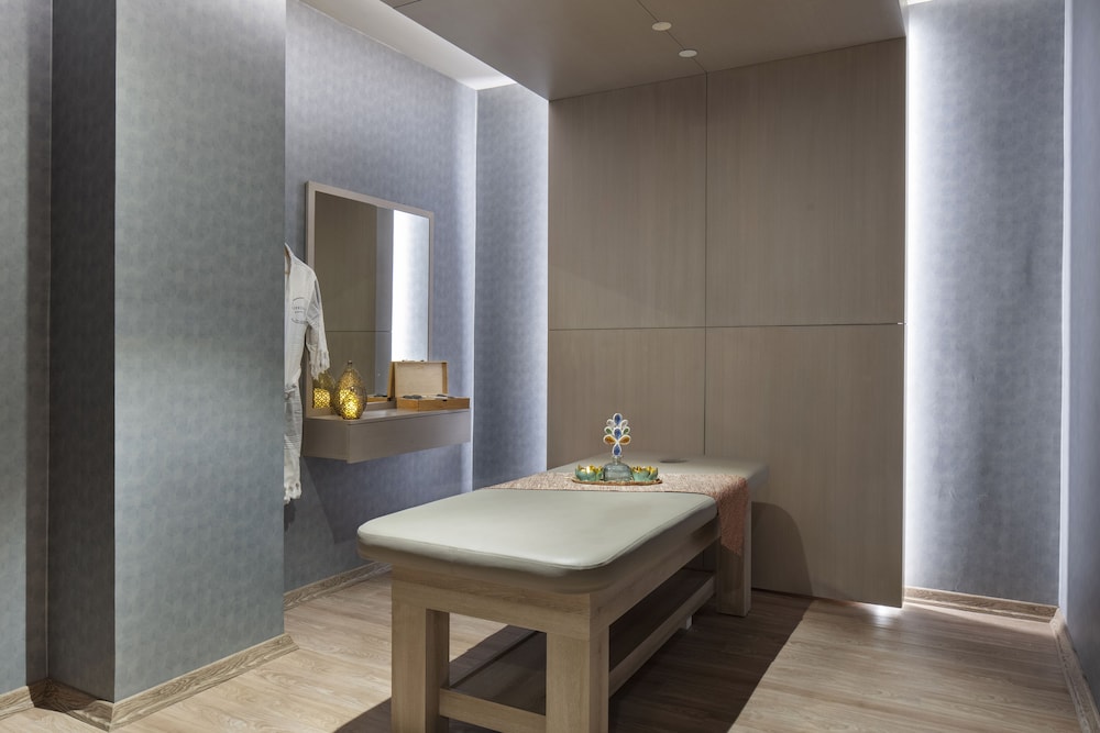 Hilton Istanbul Bakirkoy — Spa in Istanbul, Istanbul