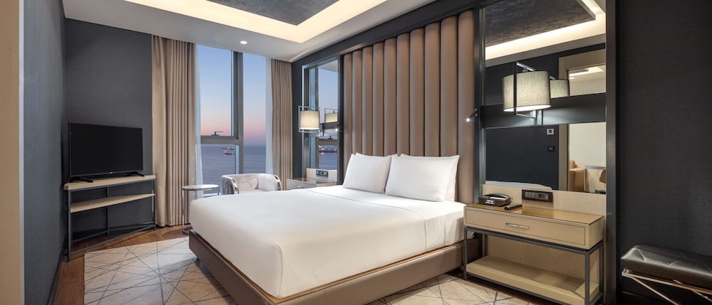 Hilton Istanbul Bakirkoy — Hotel rooms in Istanbul, Istanbul
