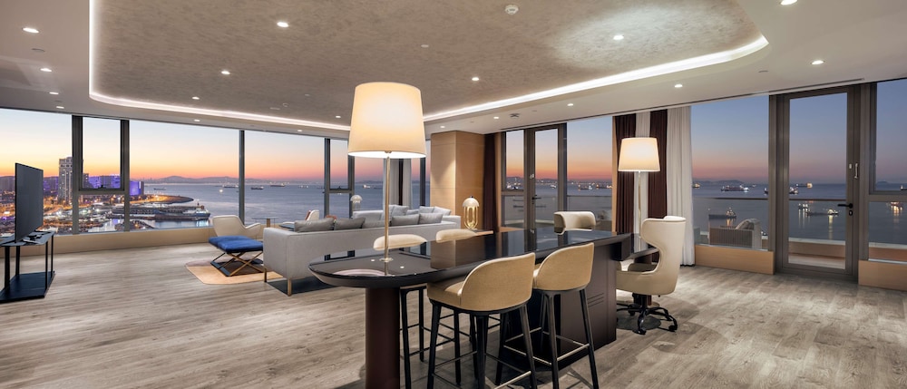 Hilton Istanbul Bakirkoy — Hotel rooms in Istanbul, Istanbul