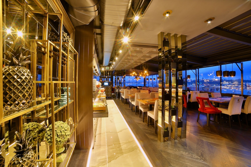 Momento Golden Horn Hotel — Restaurant & bars in Istanbul, Istanbul
