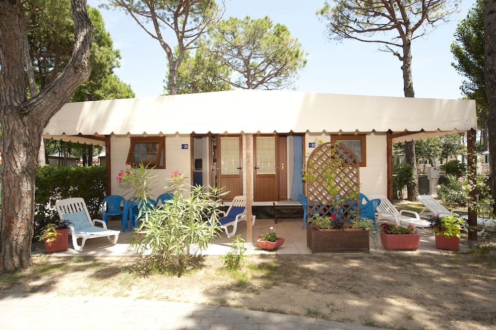 Camping Village Cavallino — Hotel building in Cavallino-Treporti, Veneto