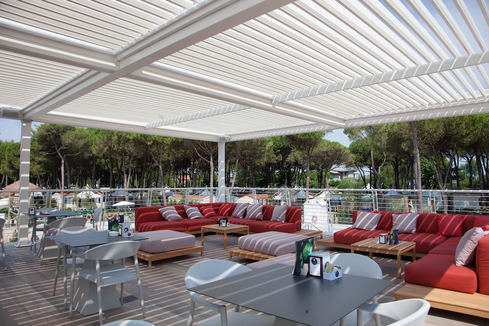 Camping Village Cavallino — Restaurant & bars in Cavallino-Treporti, Veneto