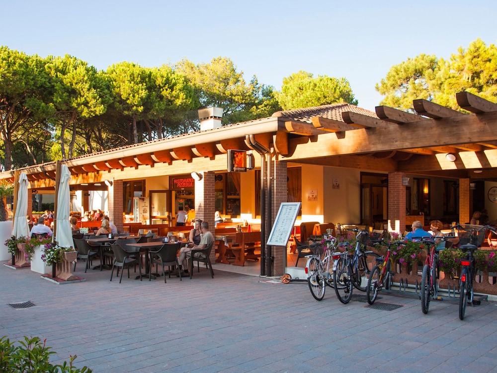 Camping Village Cavallino — Restaurant & bars in Cavallino-Treporti, Veneto
