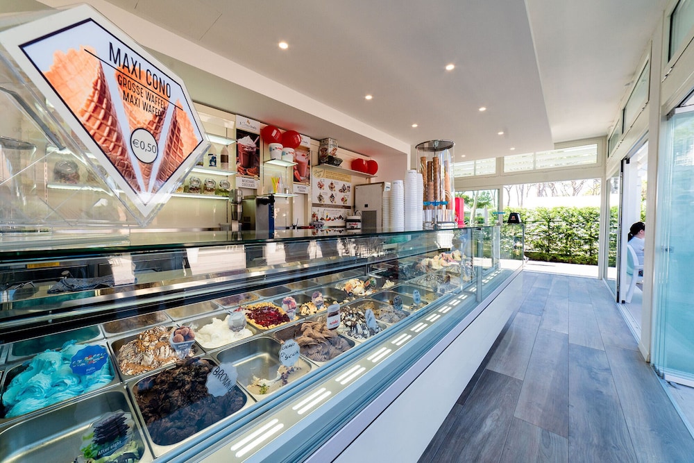 Camping Village Cavallino — Restaurant & bars in Cavallino-Treporti, Veneto