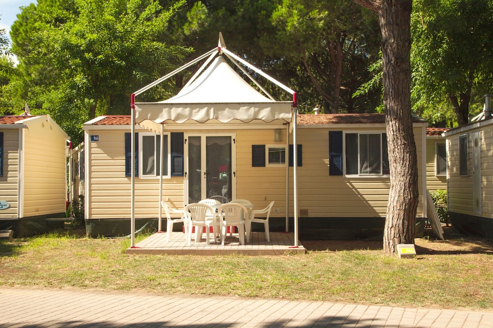 Camping Village Cavallino — Hotel building in Cavallino-Treporti, Veneto